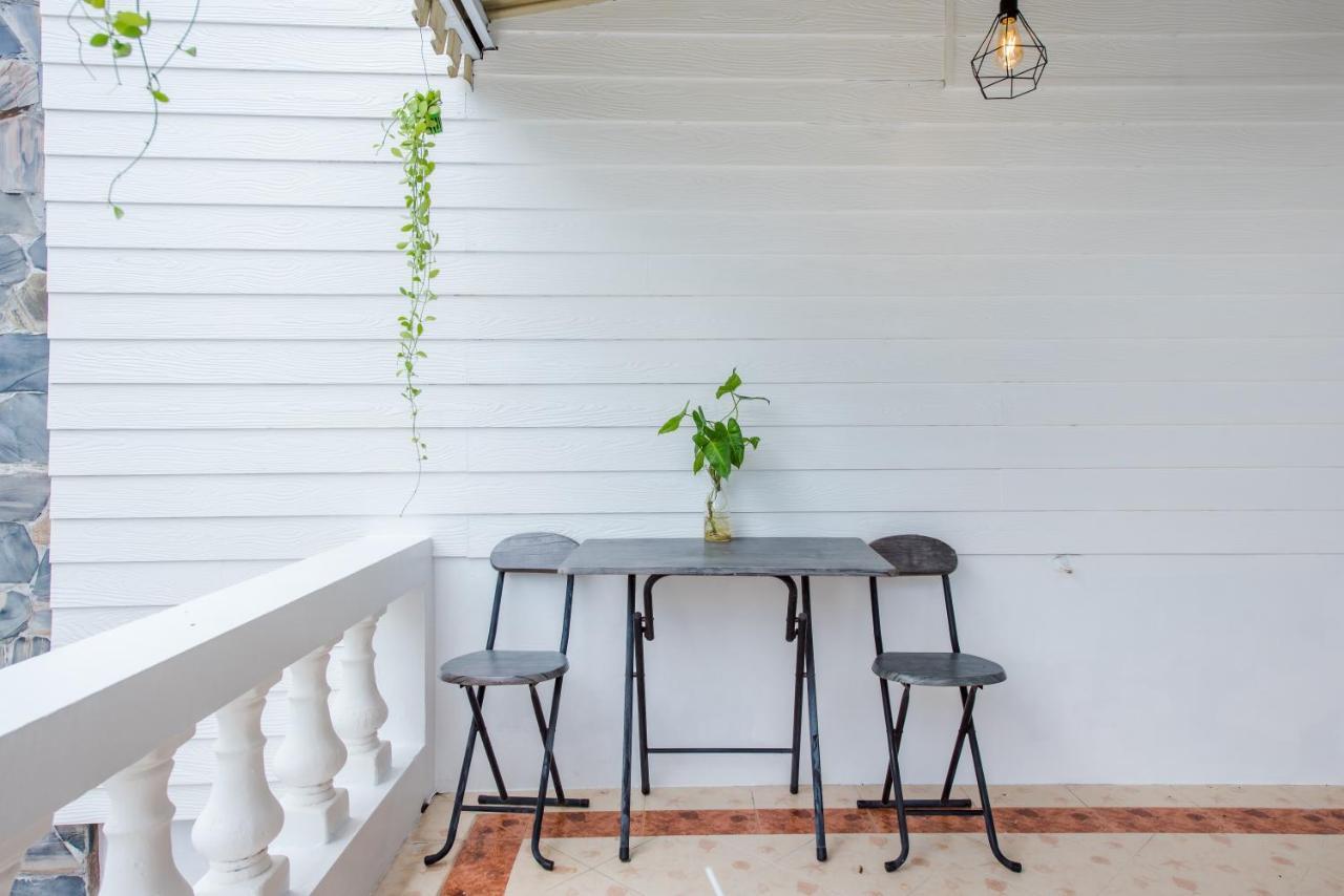 White Beach House Hua Hin 20 Second To The Beach ภายนอก รูปภาพ
